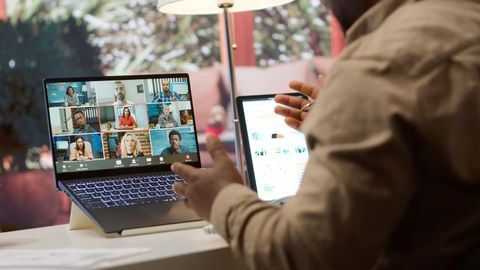 Discover How Host Webinar Platforms Improve Online Communication and Engagement