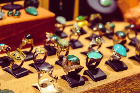 Discover the Real Benefits of Gemstone Jewelry for Style and Confidence