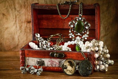 Learn How Antique Jewelry Adds History and Elegance to Your Collection